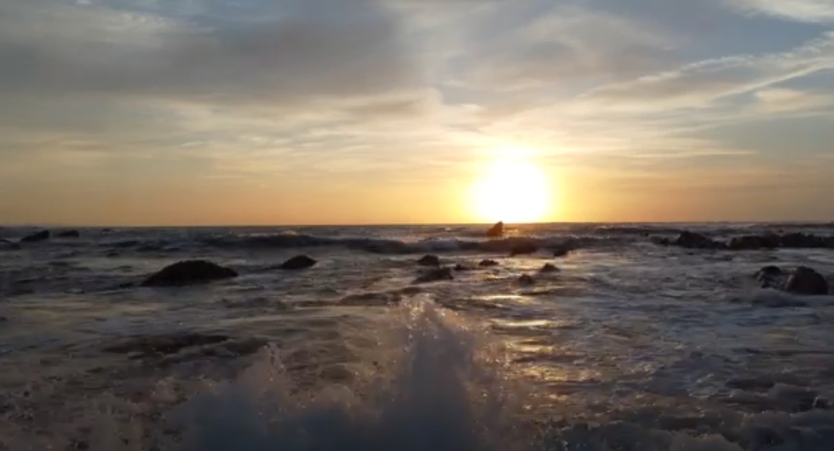 千倉からの幻想的な日の出をどうぞのイメージイラスト