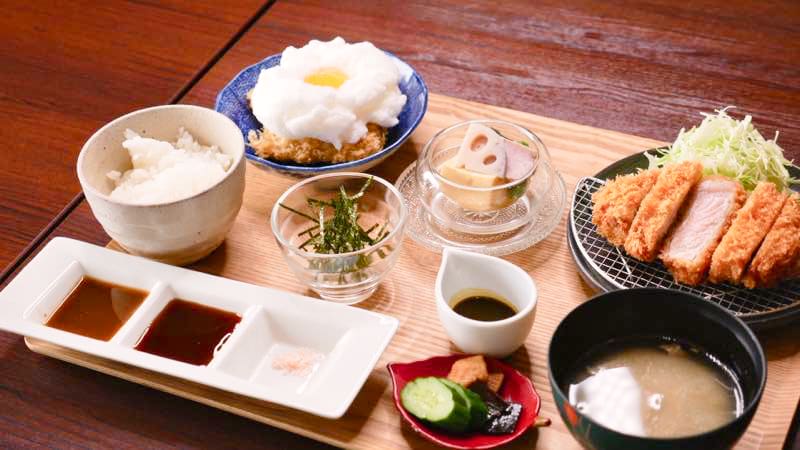 千葉県のブランド豚「東の匠SPF豚」とご地グルメのアジを海辺で堪能！