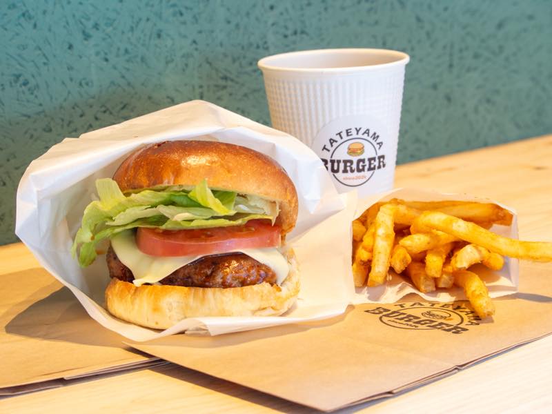ジビエとこだわりのバンズを使った館山のご地ハンバーガー