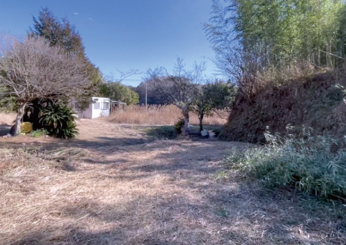 広すぎない山を買う! 遊びの拠点プレハブ小屋付き山林