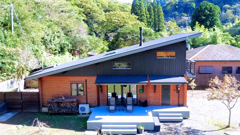 露天檜風呂✕離れ✕薪ストーブ 333坪のプライベートリゾート